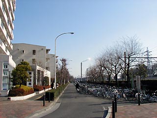 玉川上水駅前