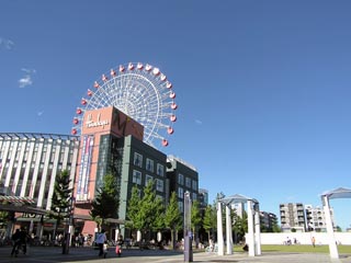 センター北駅前その1