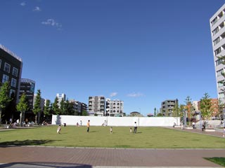 センター北駅前その2