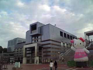 パルテノン多摩東館