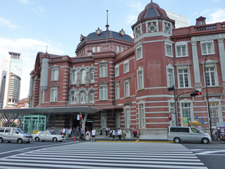 丸の内南口前2012