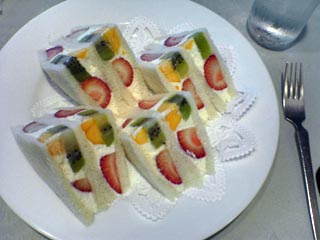 フルーツサンドイッチ
