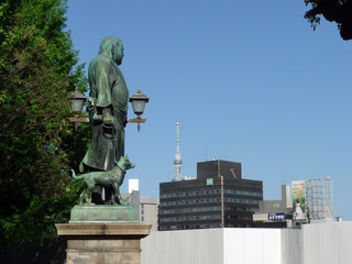 西郷さん＋スカイツリー＋メトロ本社