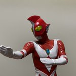 EqfO83MUcAELYJP